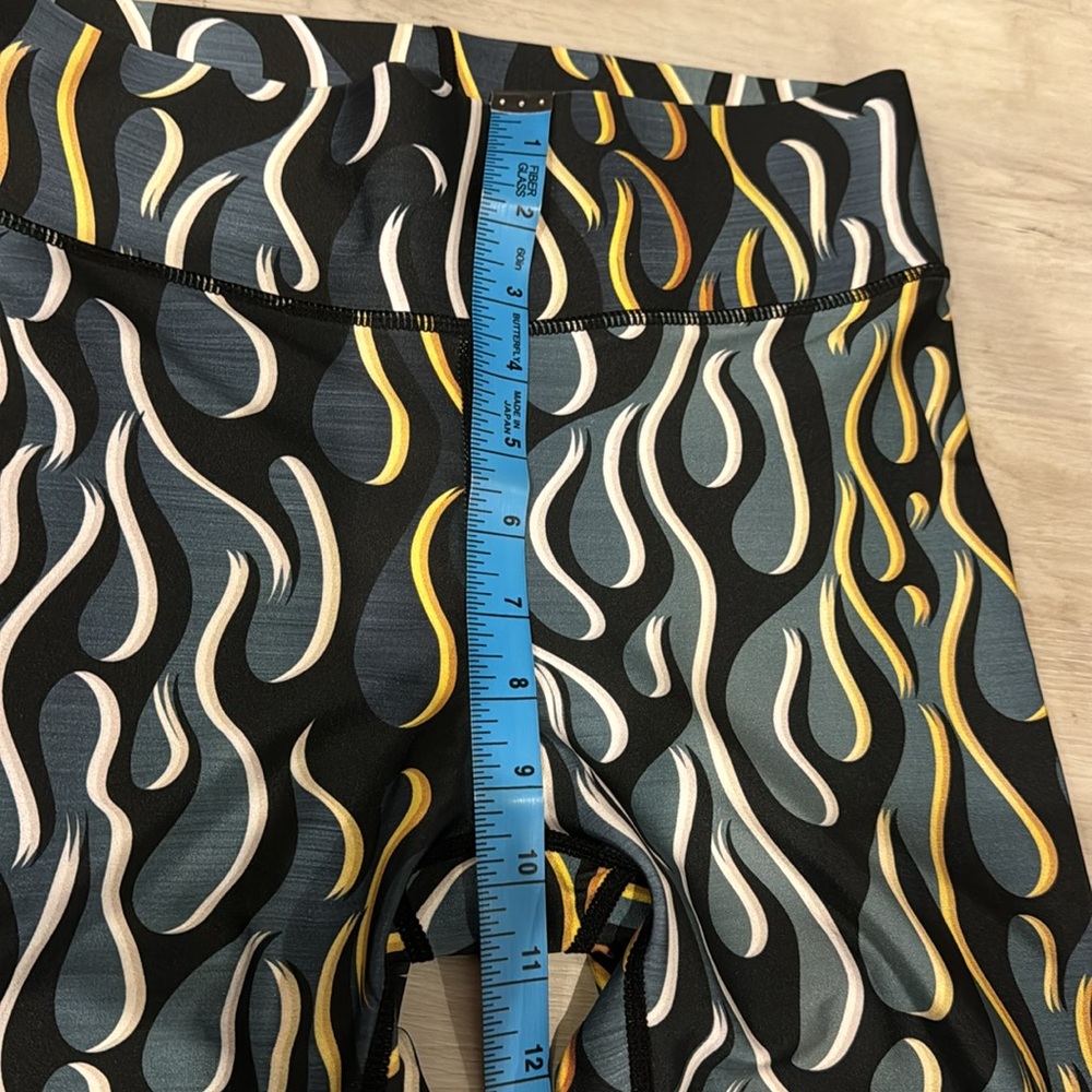 Terez Leggings NWOT in a Polyester/ Spandex Blend - Picture 5 of 6